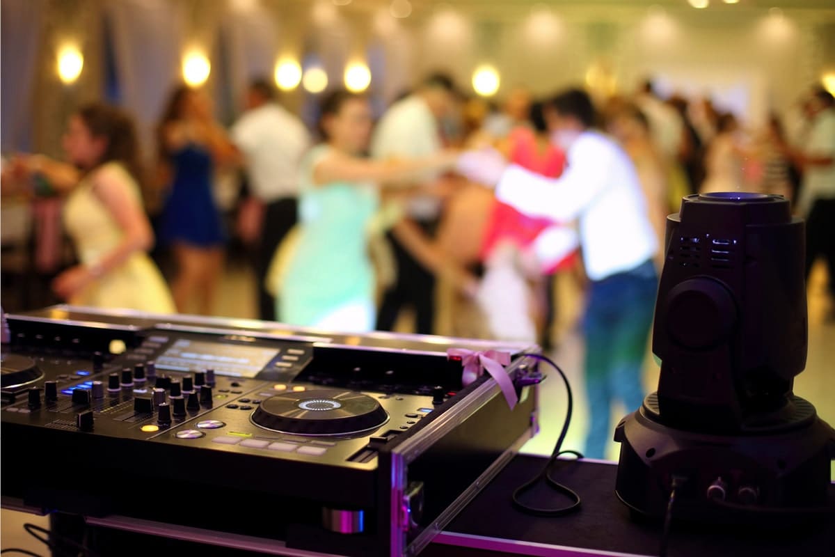 Dj Services for Weddings - Role of a DJ in a wedding event